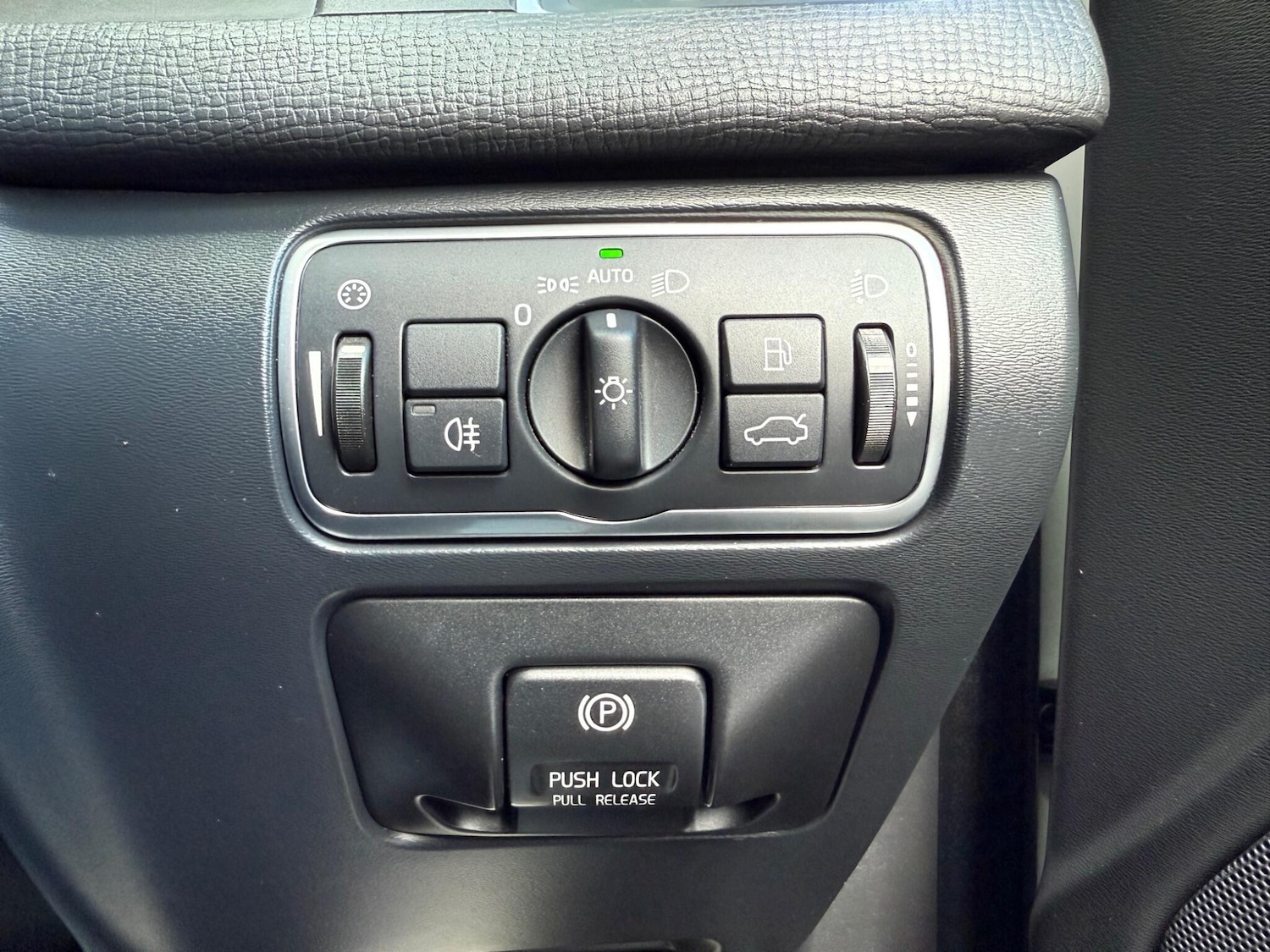 Used Volvo XC60 2014 for sale - 76987607: Photo 34