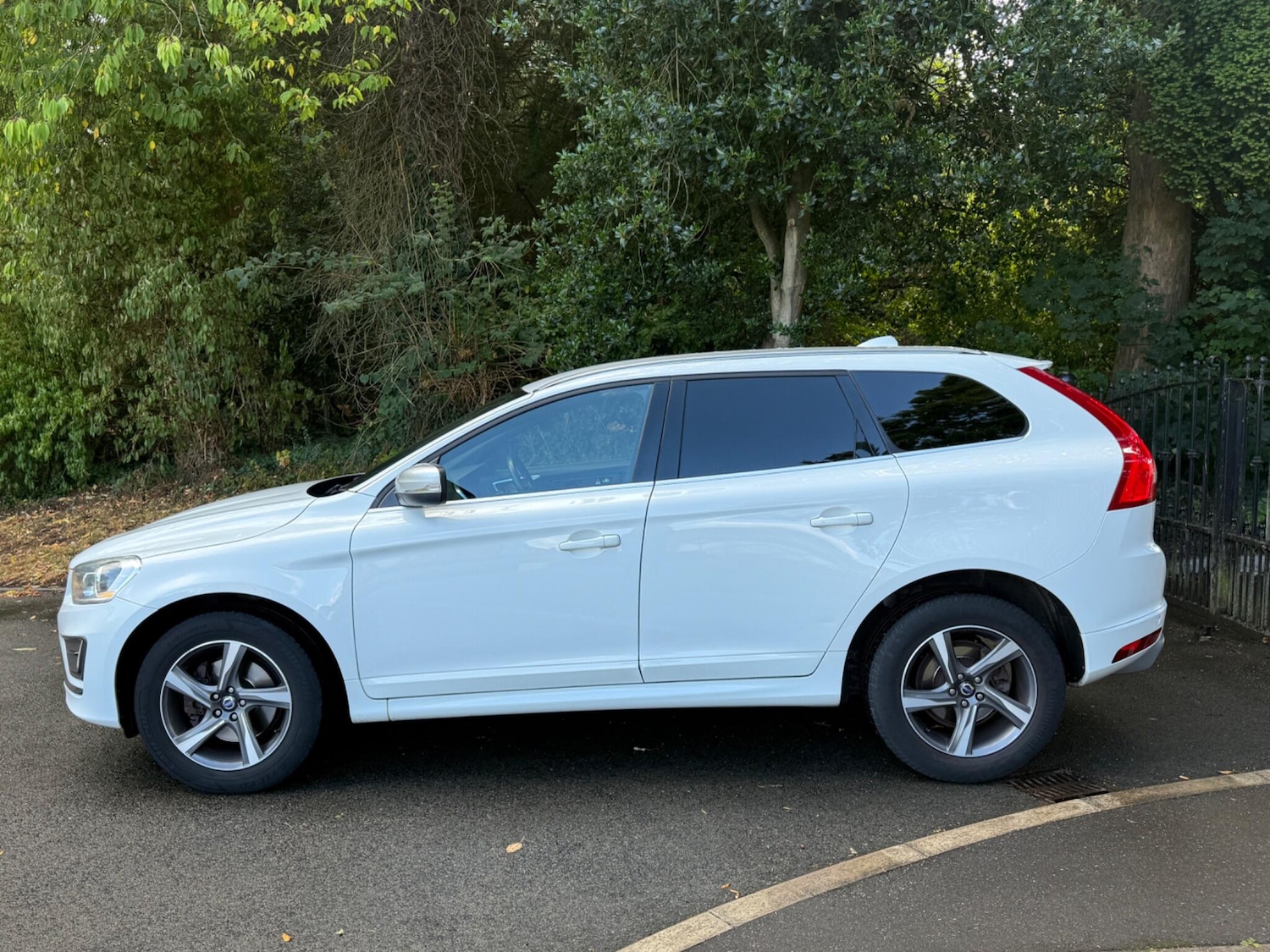 Used Volvo XC60 2014 for sale - 76987607: Photo 4