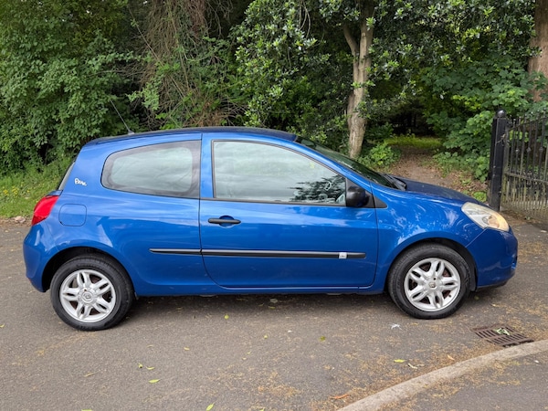 Used Renault Clio 2011 for sale - 74758282: Photo 10
