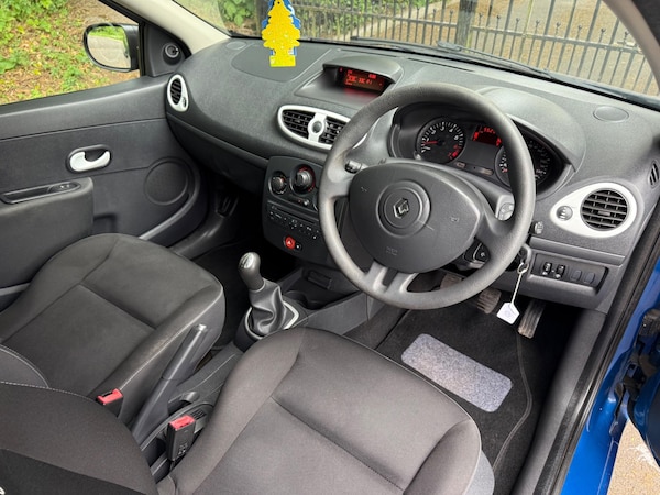 Used Renault Clio 2011 for sale - 74758282: Photo 13