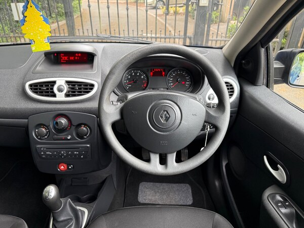 Used Renault Clio 2011 for sale - 74758282: Photo 22