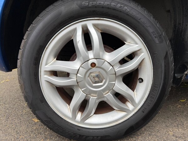 Used Renault Clio 2011 for sale - 74758282: Photo 34