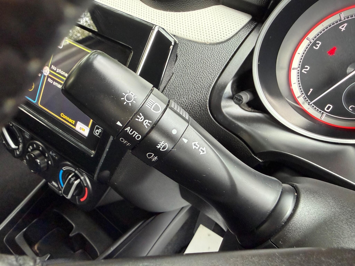 Used Suzuki Swift 2020 for sale - 78220004: Photo 43