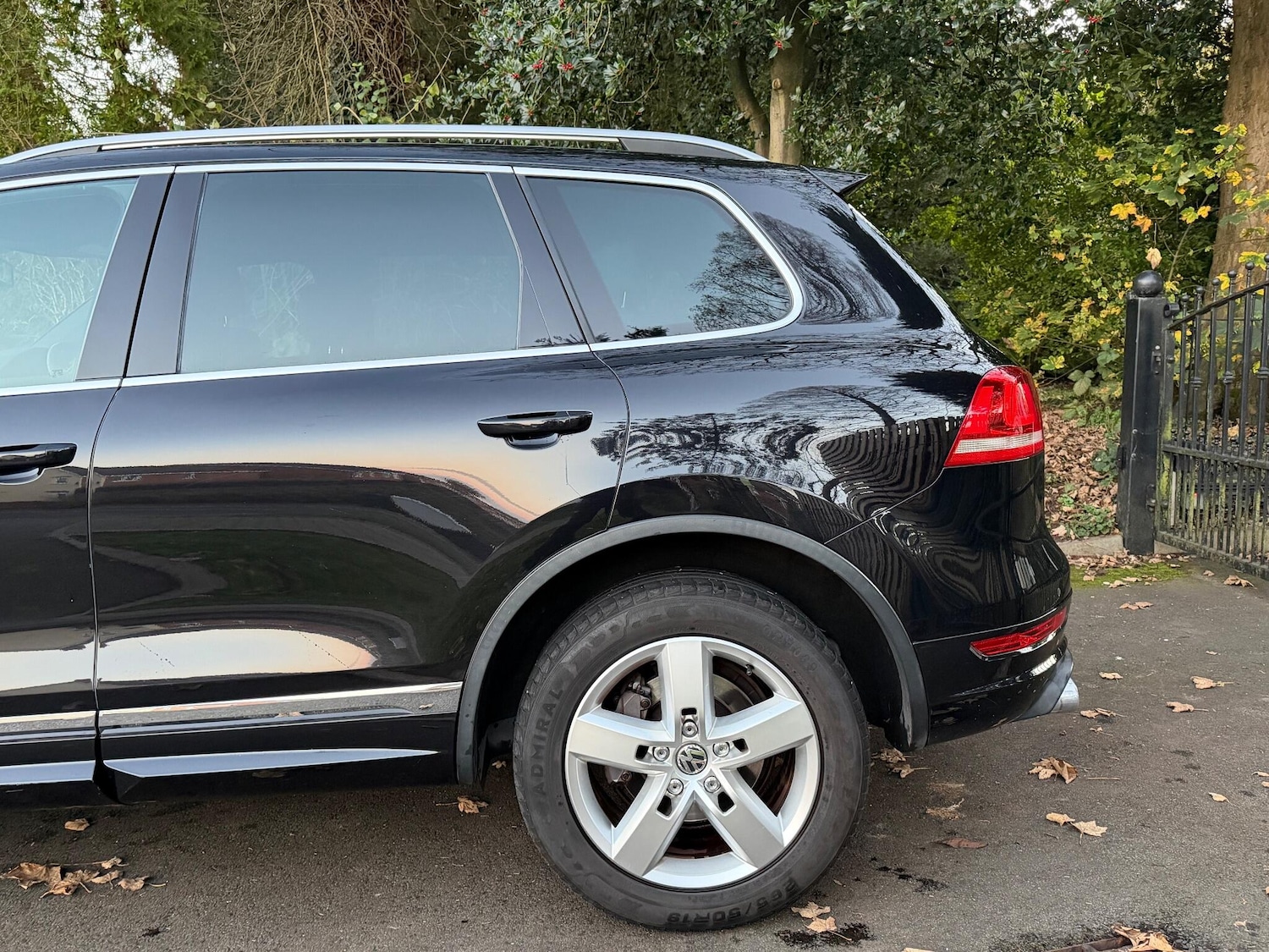 Used Volkswagen Touareg 2011 for sale - 76597331: Photo 4