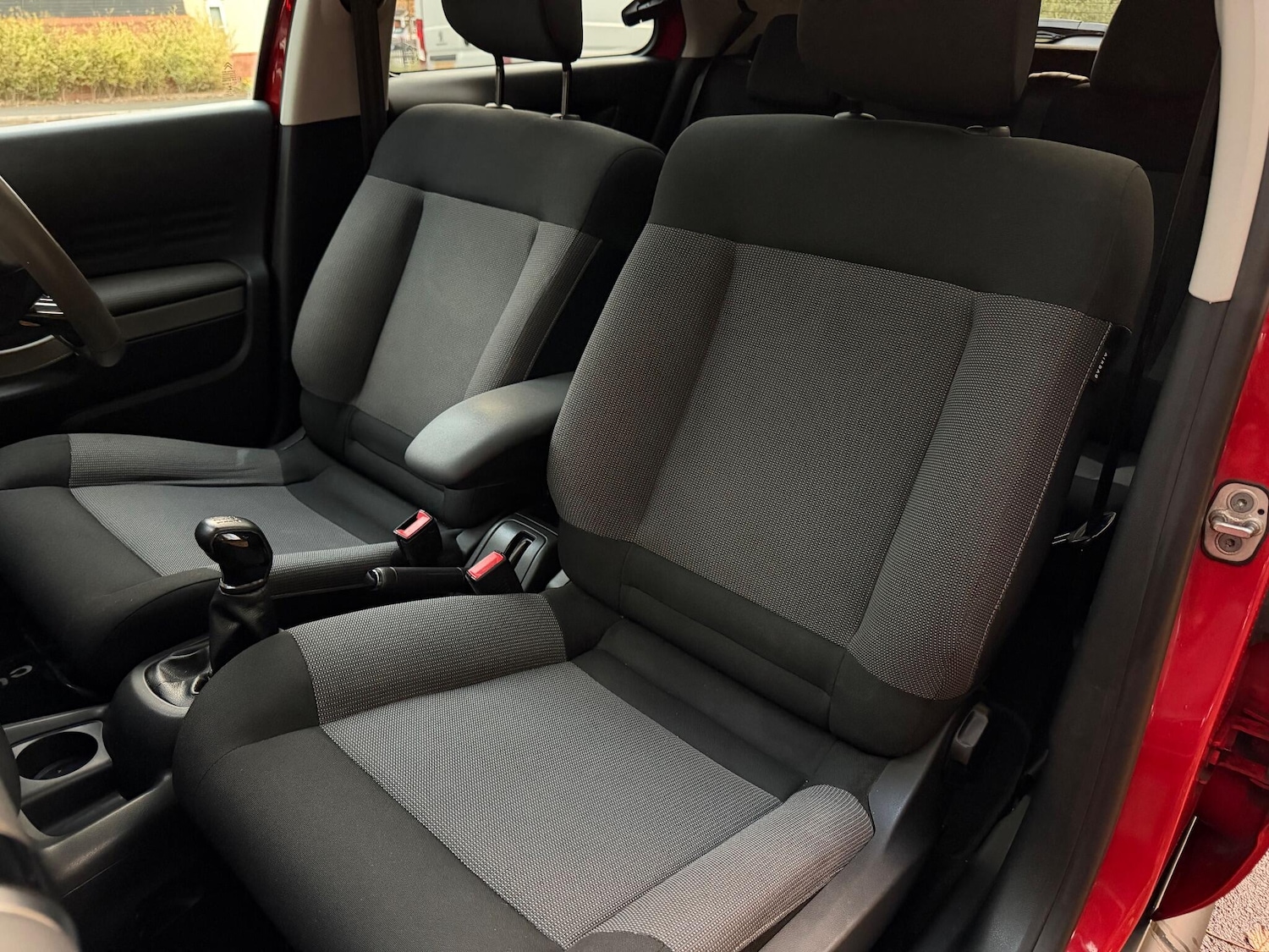 Used Citroen C4 Cactus 2015 for sale - 76597279: Photo 25