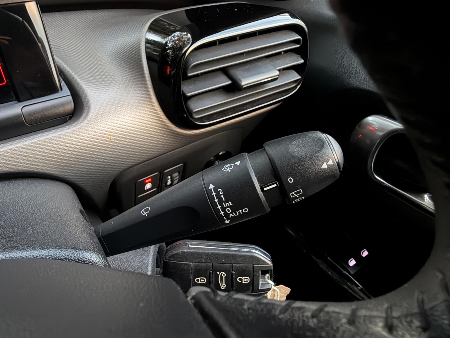 Used Citroen C4 Cactus 2015 for sale - 76597279: Photo 36