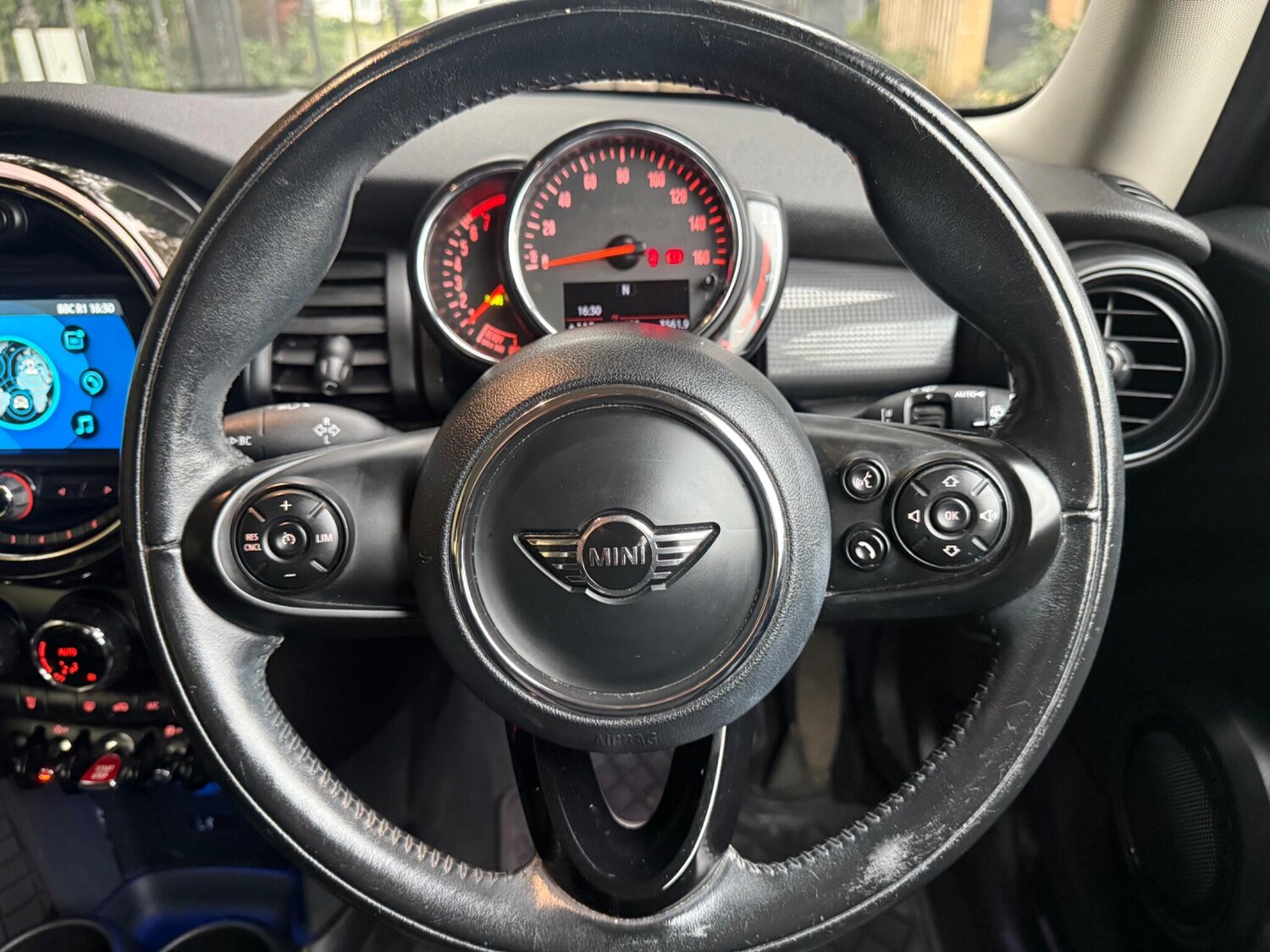 Used MINI Hatch 2018 for sale - 76307819: Photo 27