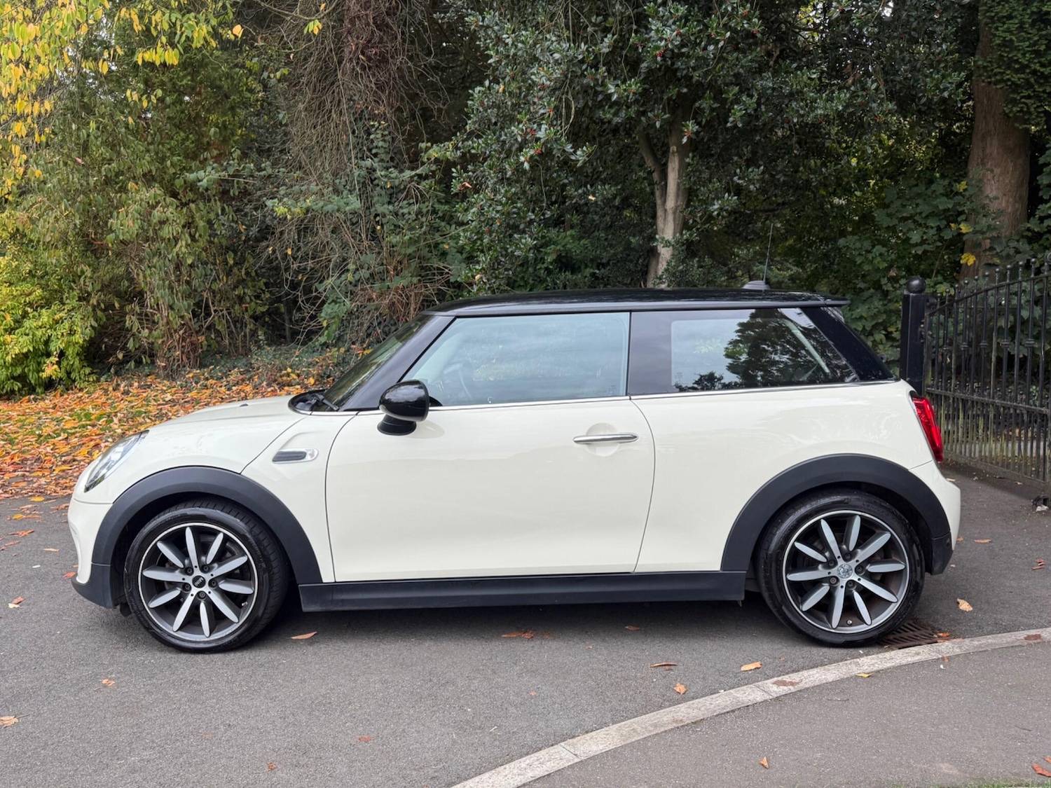 Used MINI Hatch 2018 for sale - 76307819: Photo 4