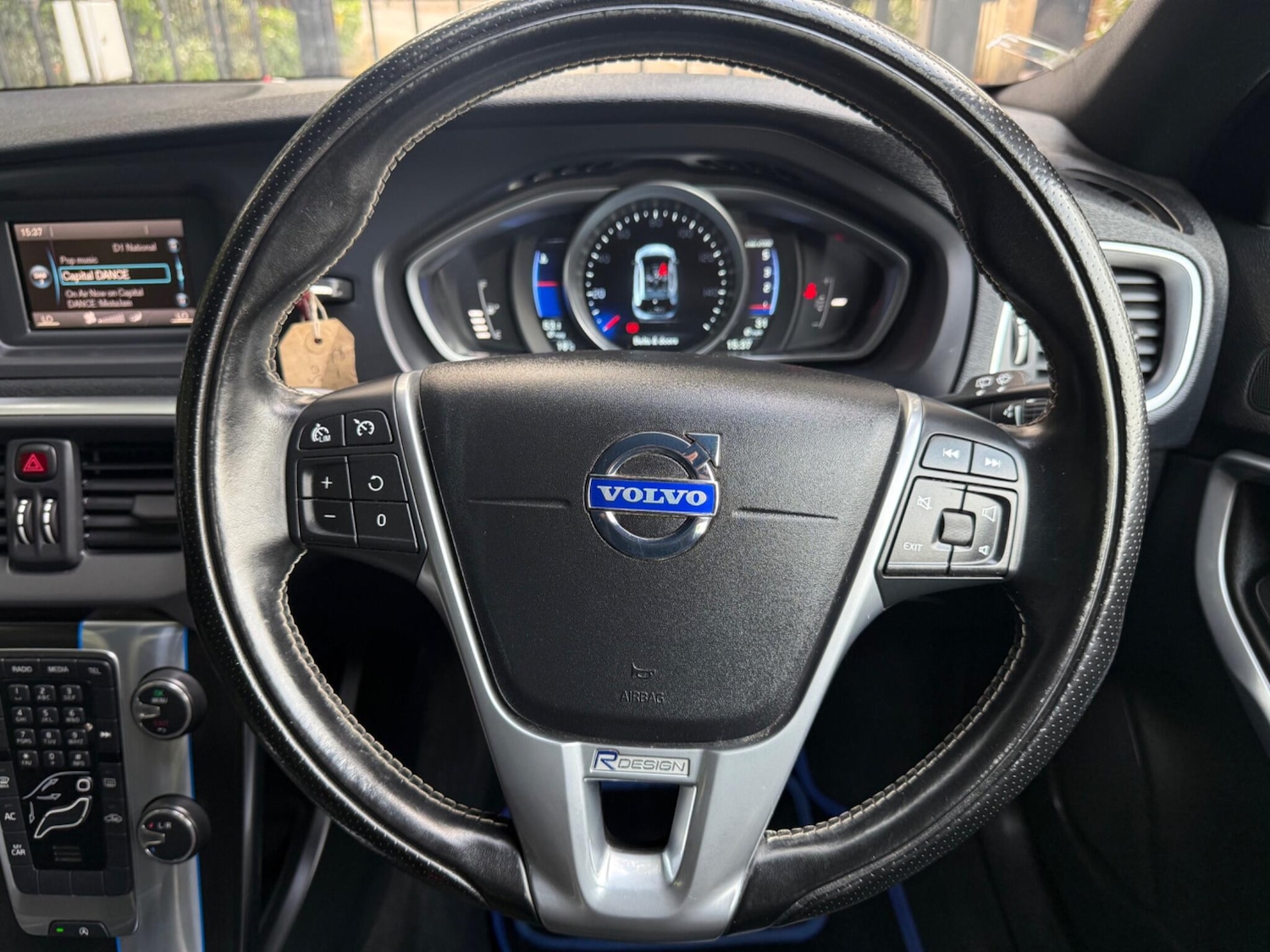 Used Volvo V40 2015 for sale - 76766014: Photo 25