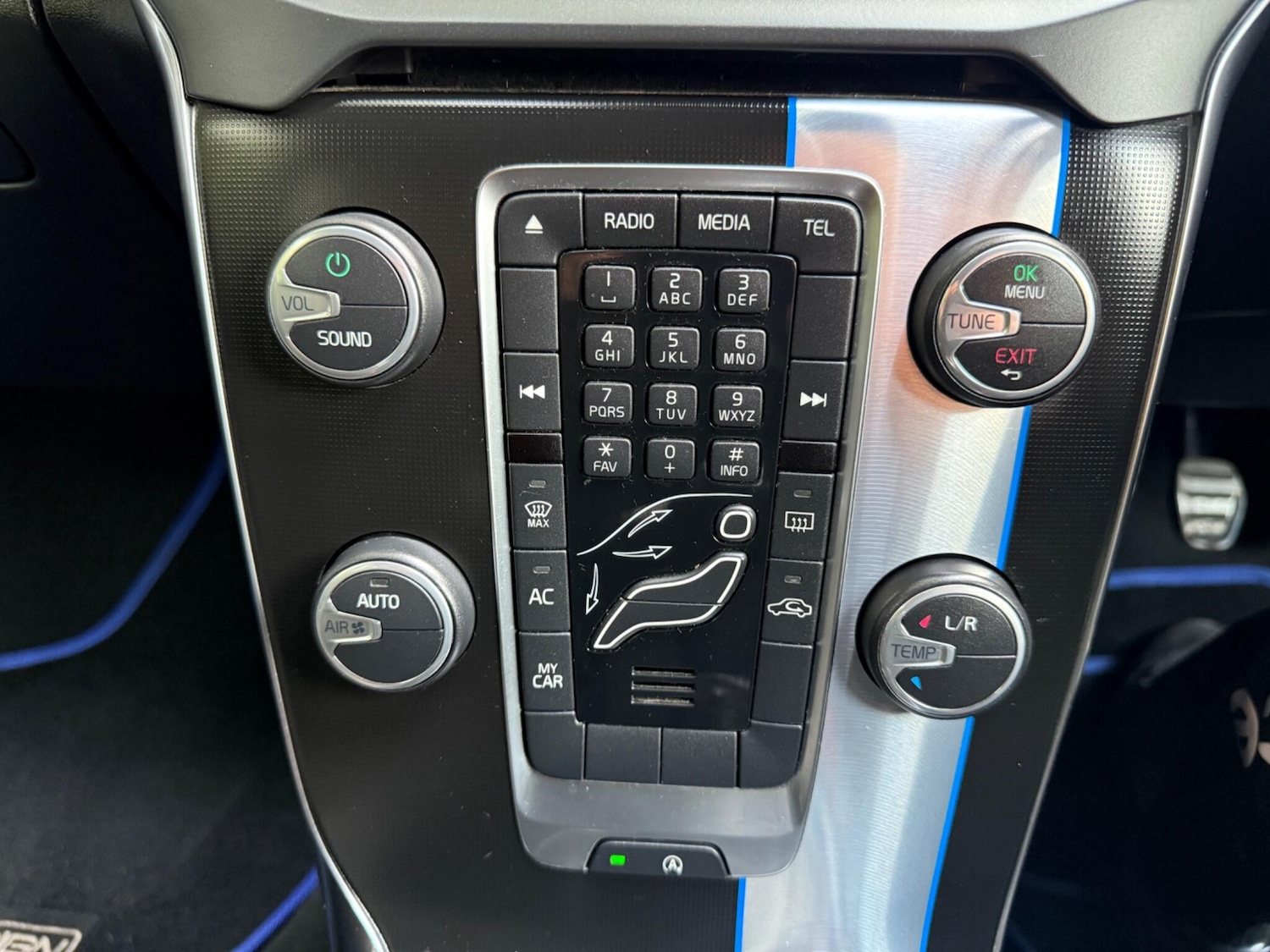 Used Volvo V40 2015 for sale - 76766014: Photo 28