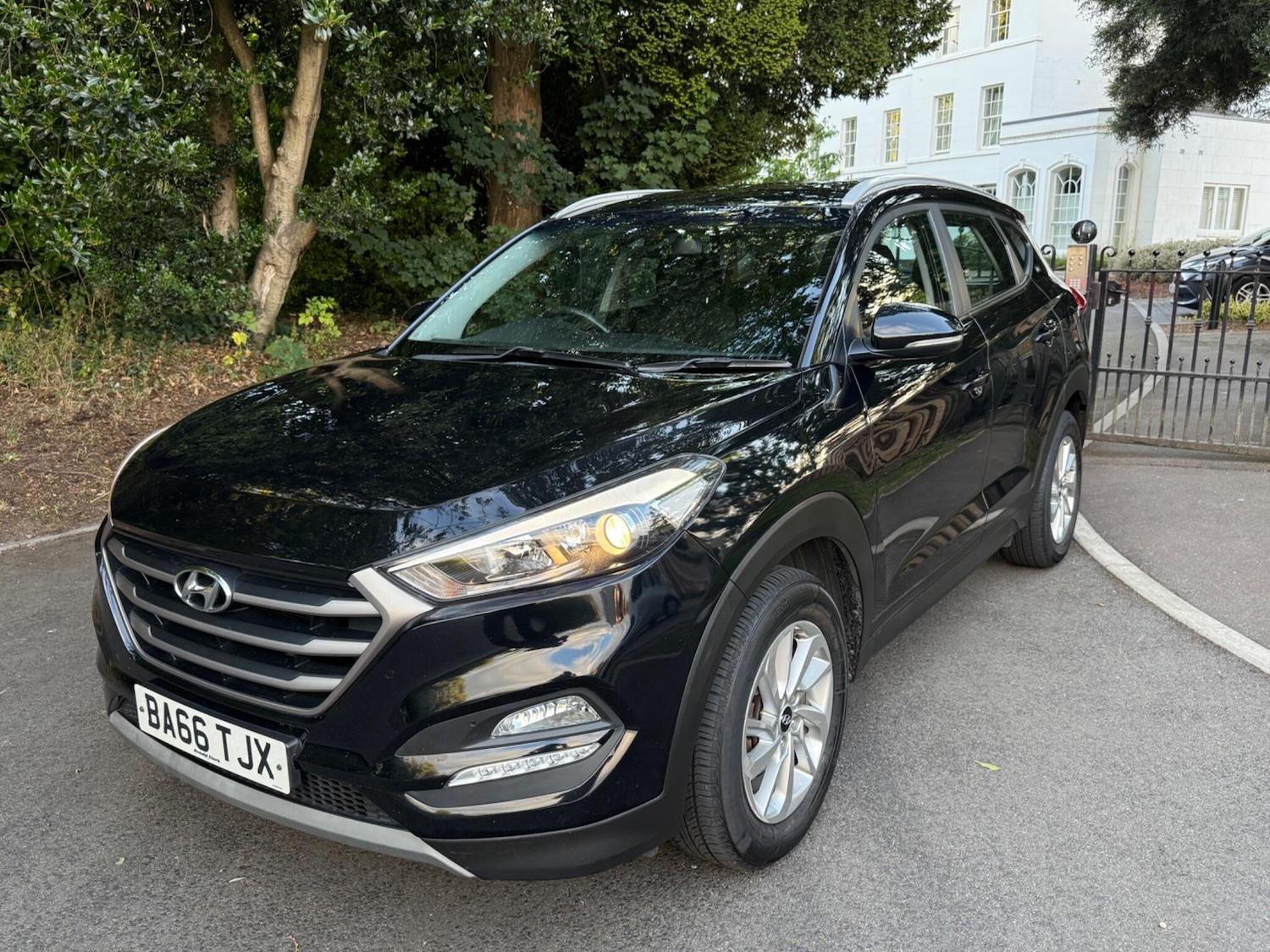 Used Hyundai TUCSON 2017 for sale - 76690063: Photo 1