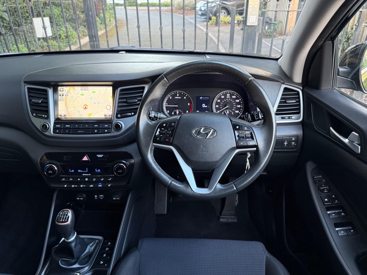 Used Hyundai TUCSON 2017 for sale - 76690063: Photo 24