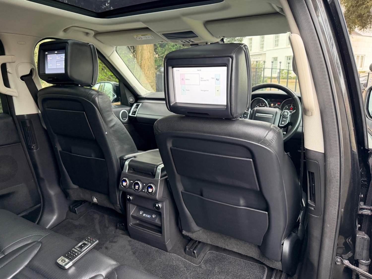 Used Land Rover Discovery 2017 for sale - 77279130: Photo 26