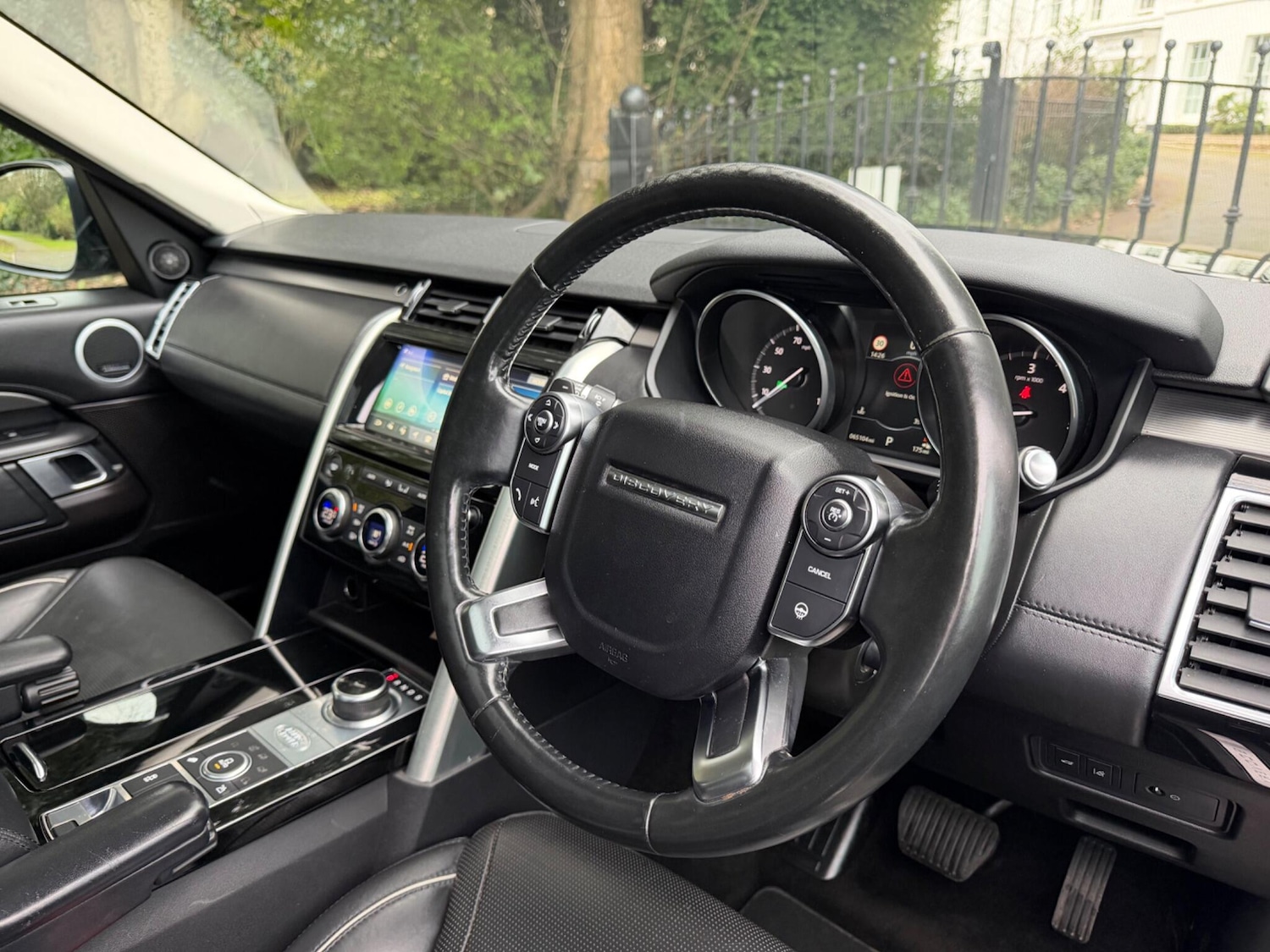 Used Land Rover Discovery 2017 for sale - 77279130: Photo 38