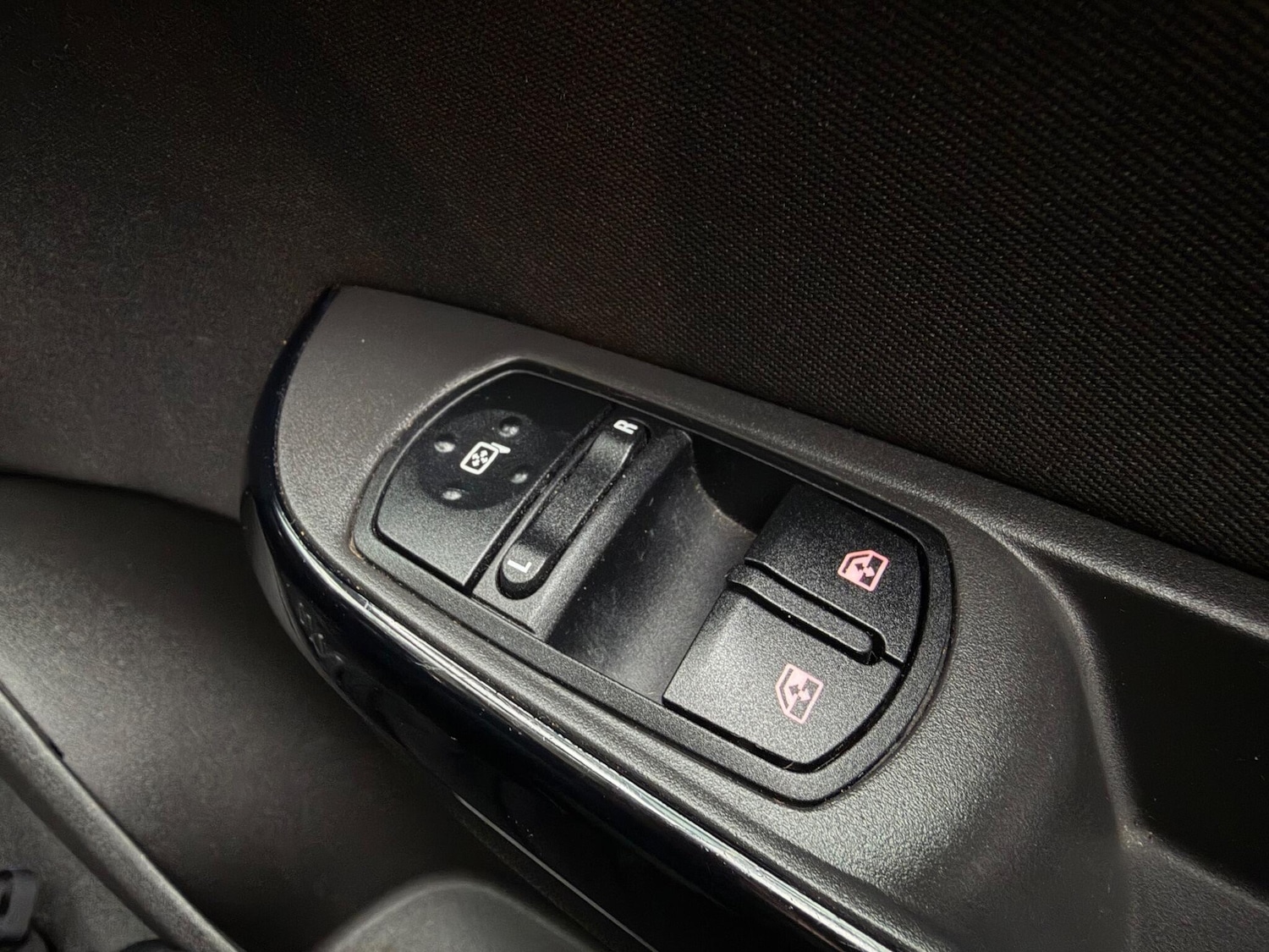 Used Vauxhall Corsa 2015 for sale - 77144067: Photo 43