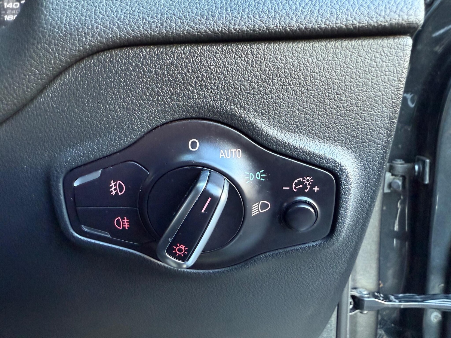 Used Audi Q5 2015 for sale - 75789804: Photo 35