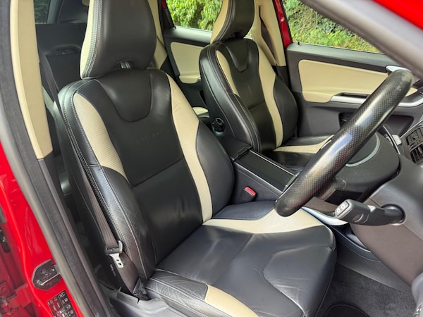 Used Volvo XC60 2010 for sale - 75268485: Photo 14