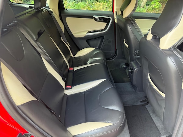 Used Volvo XC60 2010 for sale - 75268485: Photo 15