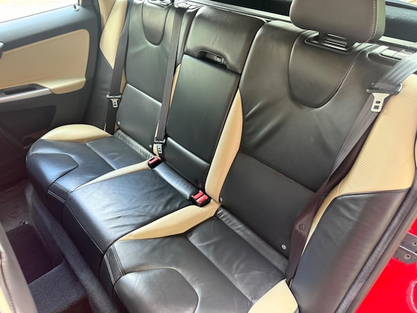 Used Volvo XC60 2010 for sale - 75268485: Photo 19