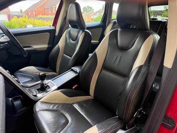 Used Volvo XC60 2010 for sale - 75268485: Photo 21