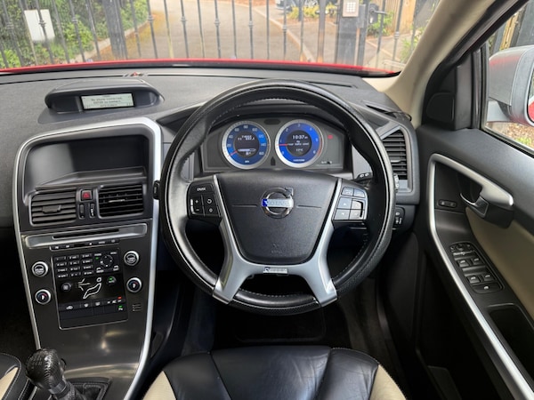 Used Volvo XC60 2010 for sale - 75268485: Photo 25