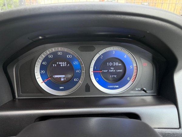 Used Volvo XC60 2010 for sale - 75268485: Photo 27