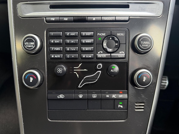 Used Volvo XC60 2010 for sale - 75268485: Photo 29