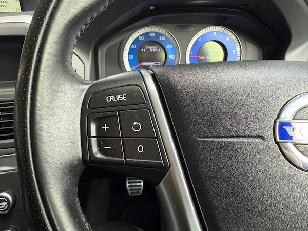 Used Volvo XC60 2010 for sale - 75268485: Photo 31