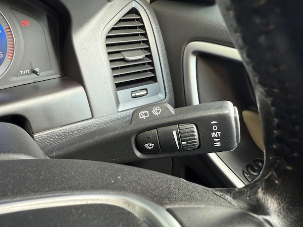 Used Volvo XC60 2010 for sale - 75268485: Photo 33