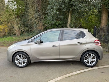 Used Peugeot 208 2014 for sale - 78699388: Photo