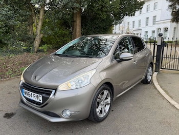 Used Peugeot 208 2014 for sale - 78906230: Photo
