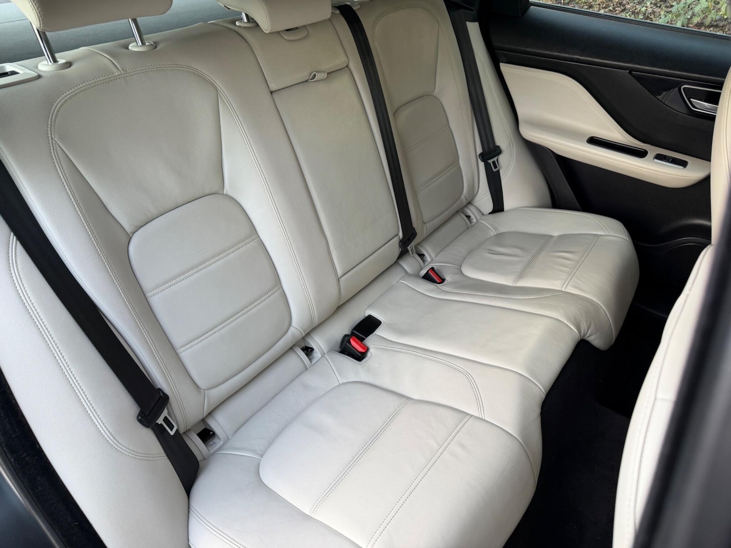 Used Jaguar F-Pace 2017 for sale - 77143905: Photo 24