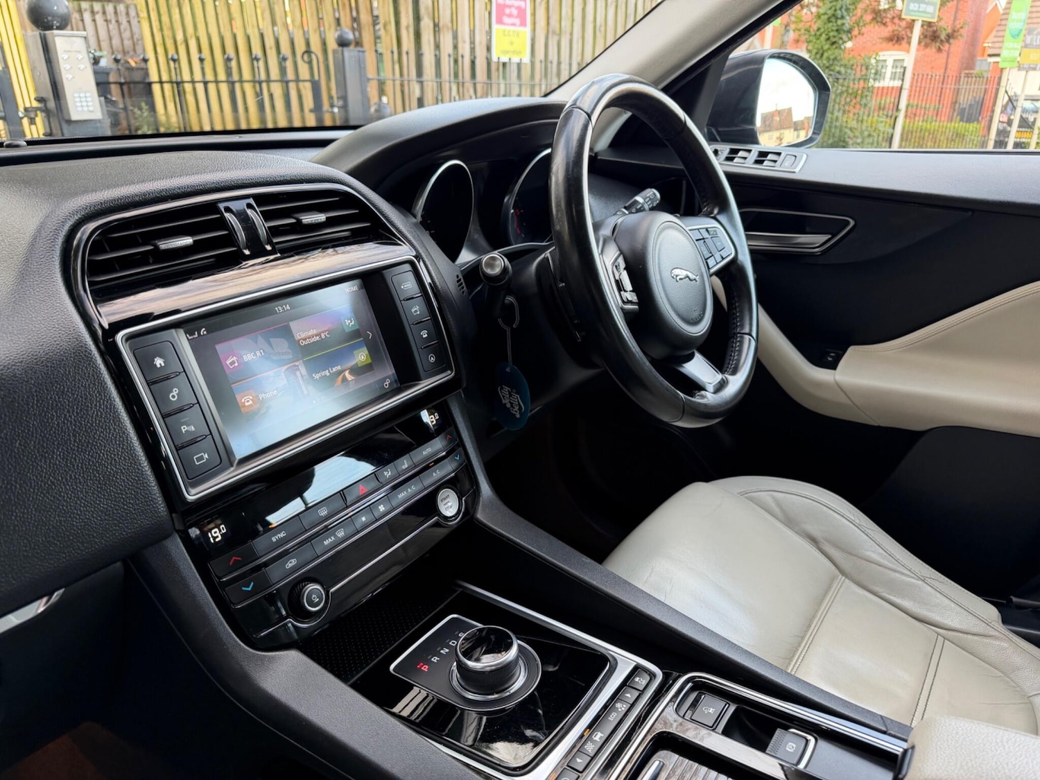 Used Jaguar F-Pace 2017 for sale - 77143905: Photo 31