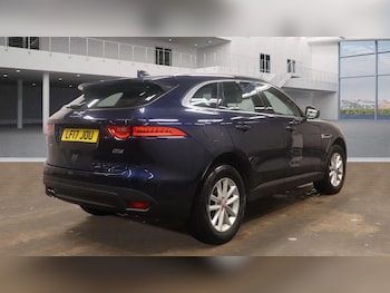 Used Jaguar F-Pace 2017 for sale - 77143905: Photo