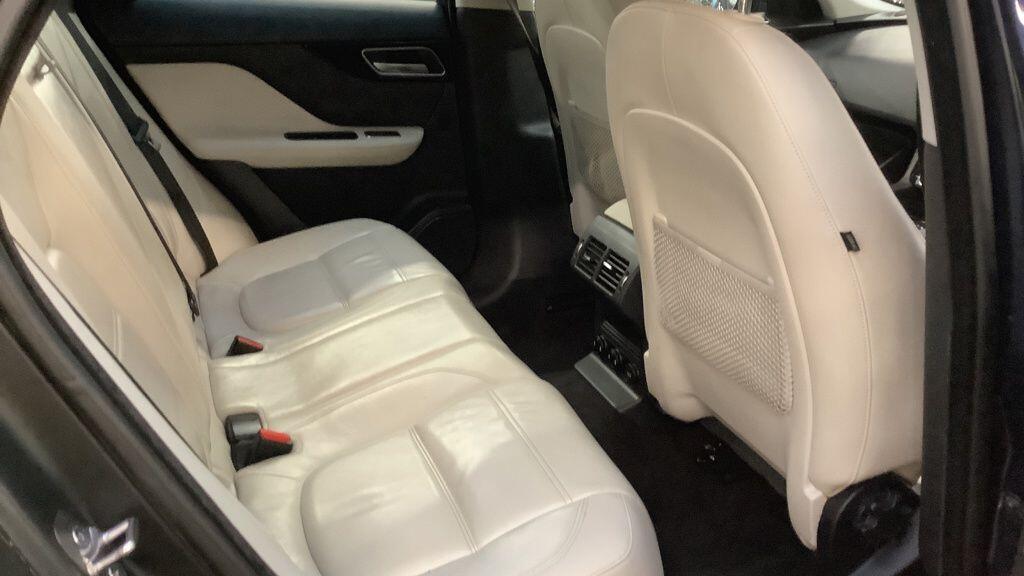 Used Jaguar F-Pace 2017 for sale - 77143905: Photo 8