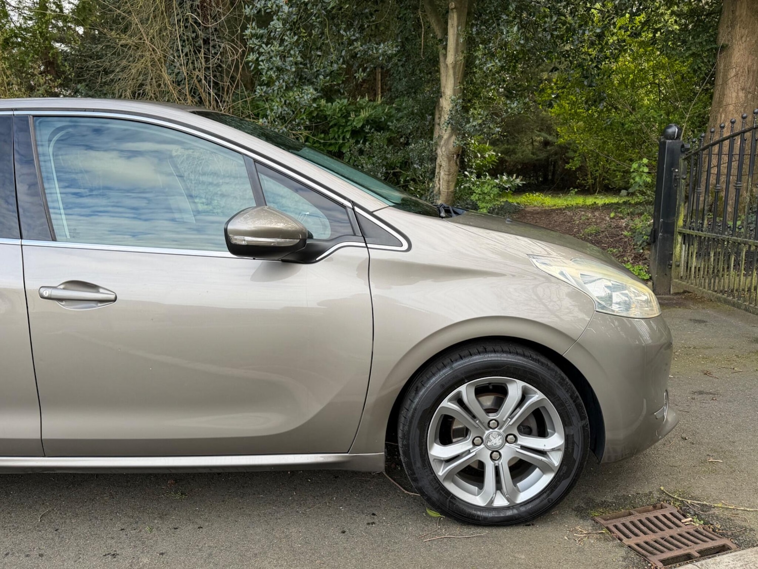 Used Peugeot 208 2014 for sale - 78047366: Photo 16