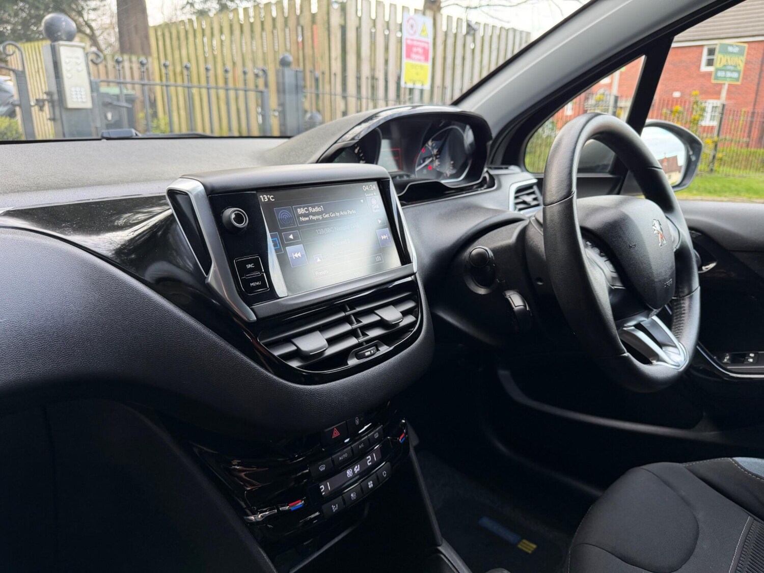 Used Peugeot 208 2014 for sale - 78047366: Photo 30