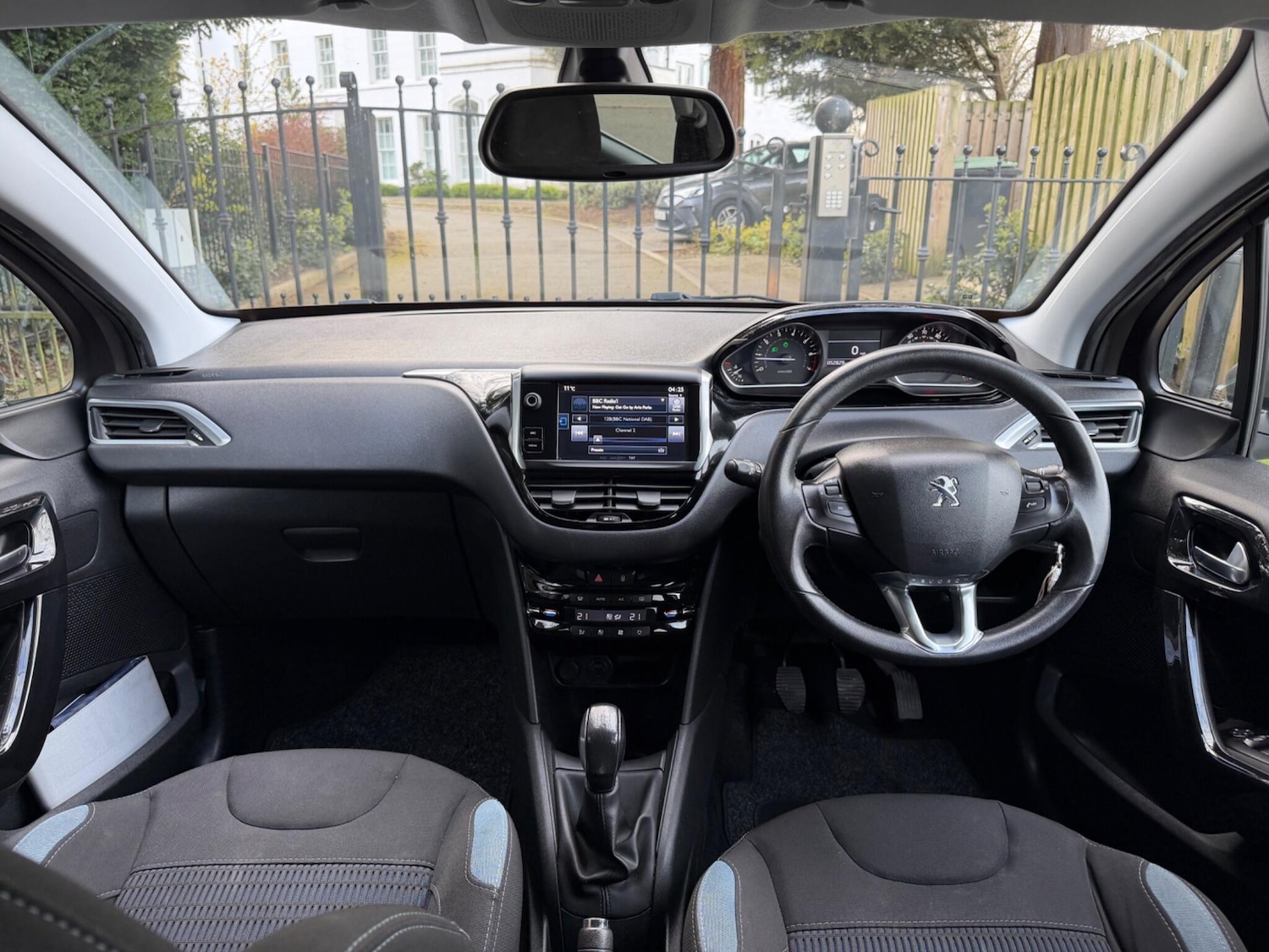 Used Peugeot 208 2014 for sale - 78047366: Photo 31