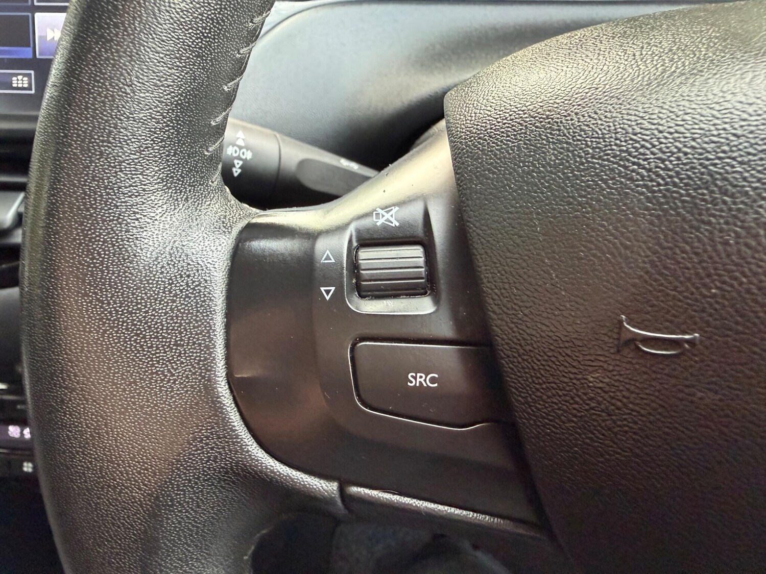 Used Peugeot 208 2014 for sale - 78047366: Photo 38