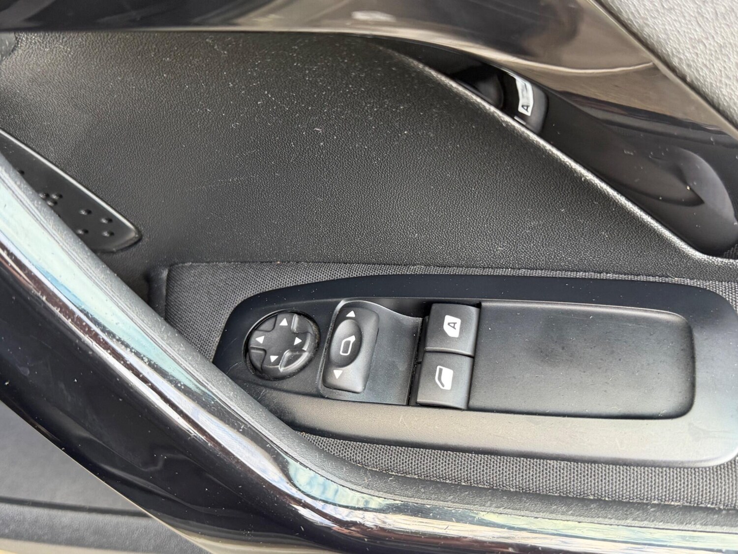 Used Peugeot 208 2014 for sale - 78047366: Photo 42