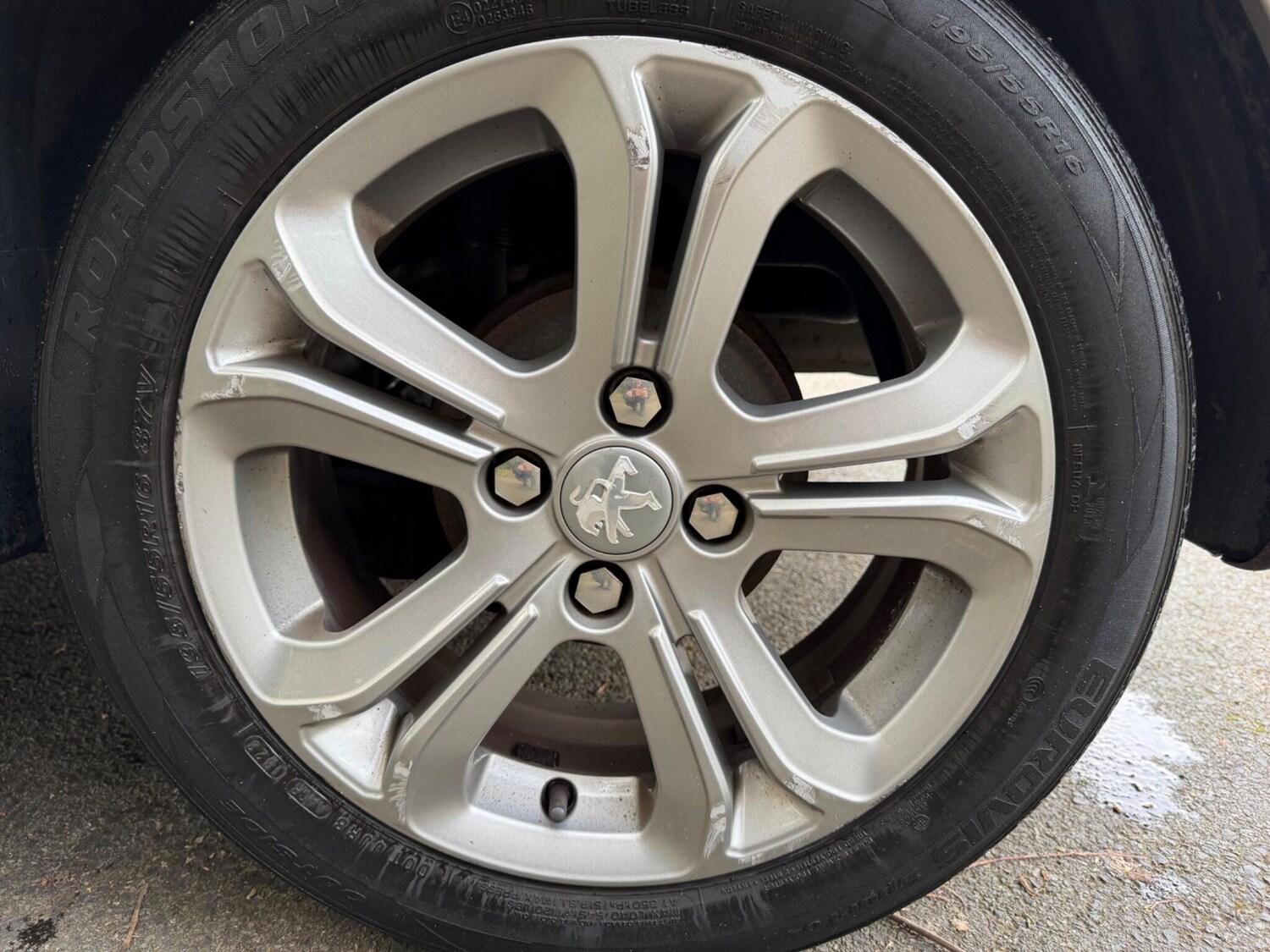 Used Peugeot 208 2014 for sale - 78047366: Photo 48