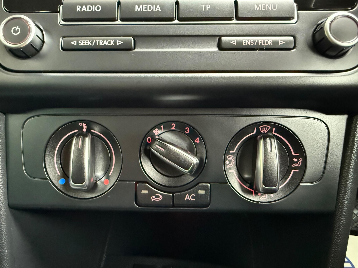 Used Volkswagen Polo 2013 for sale - 76359952: Photo 20