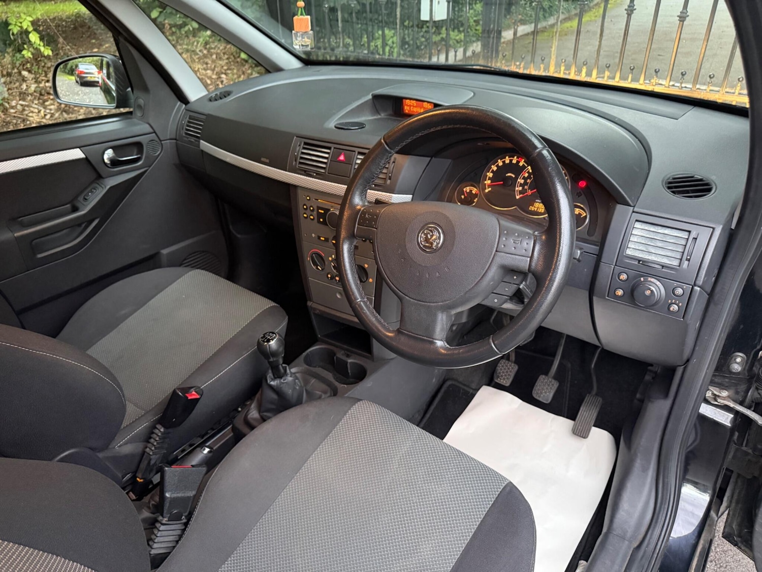 Used Vauxhall Meriva 2010 for sale - 76989063: Photo 13