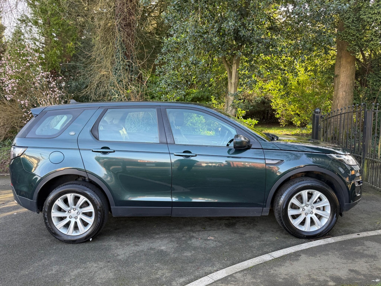 Used Land Rover Discovery Sport 2015 for sale - 77537124: Photo 14