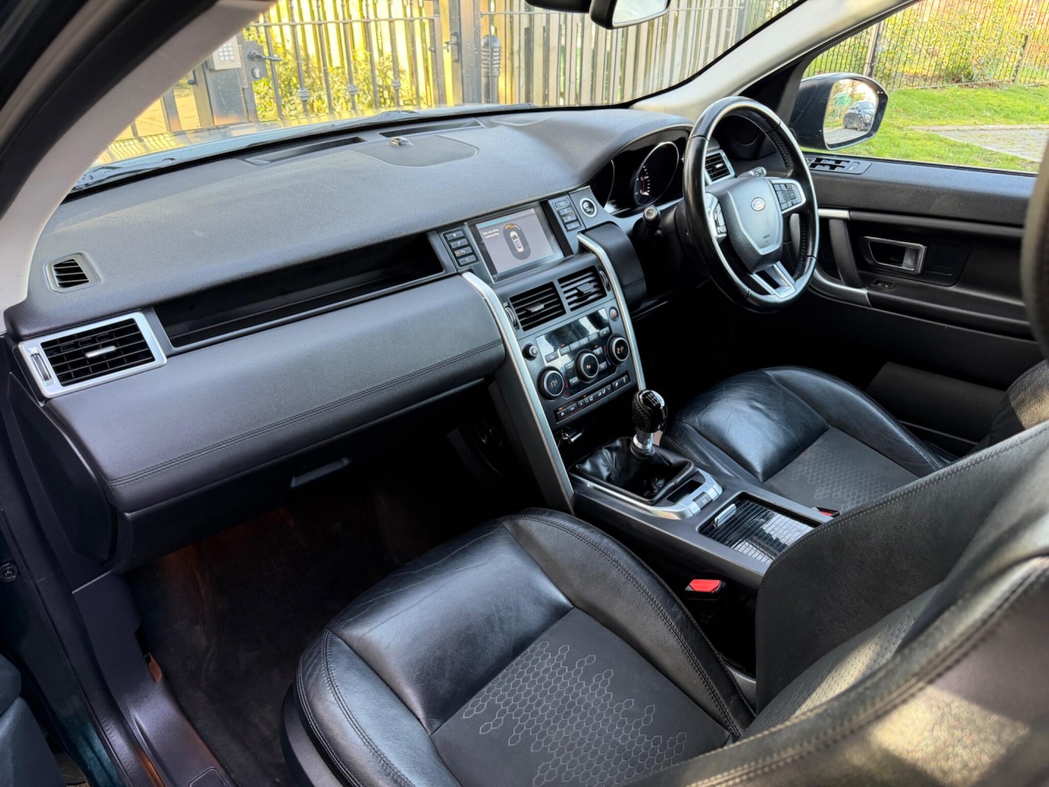 Used Land Rover Discovery Sport 2015 for sale - 77537124: Photo 31