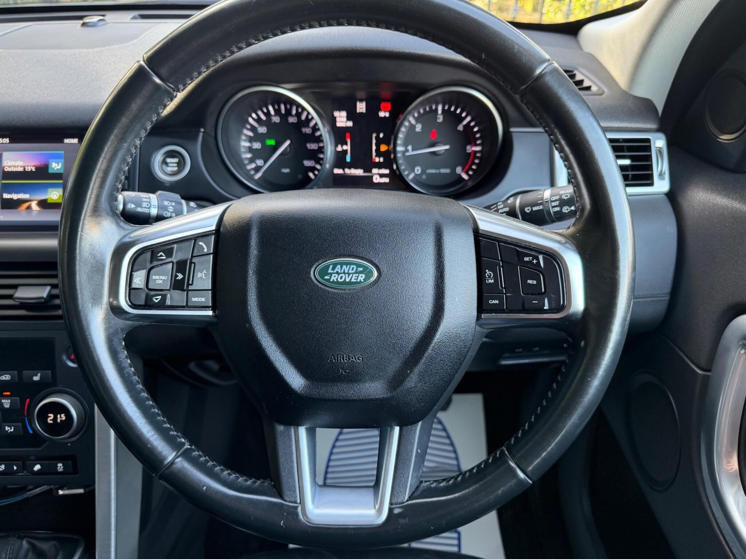 Used Land Rover Discovery Sport 2015 for sale - 77537124: Photo 37