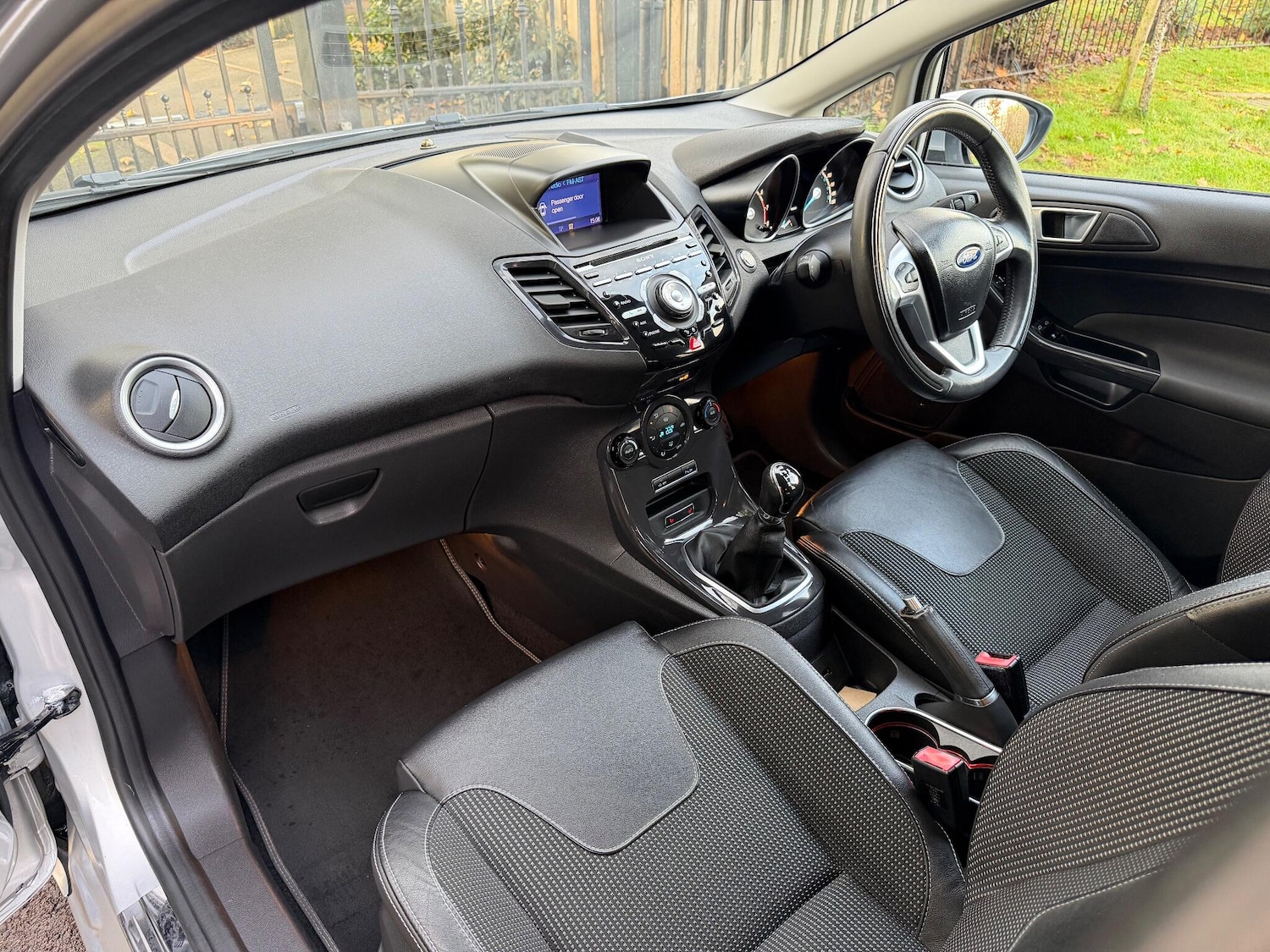 Used Ford Fiesta 2013 for sale - 76573361: Photo 22