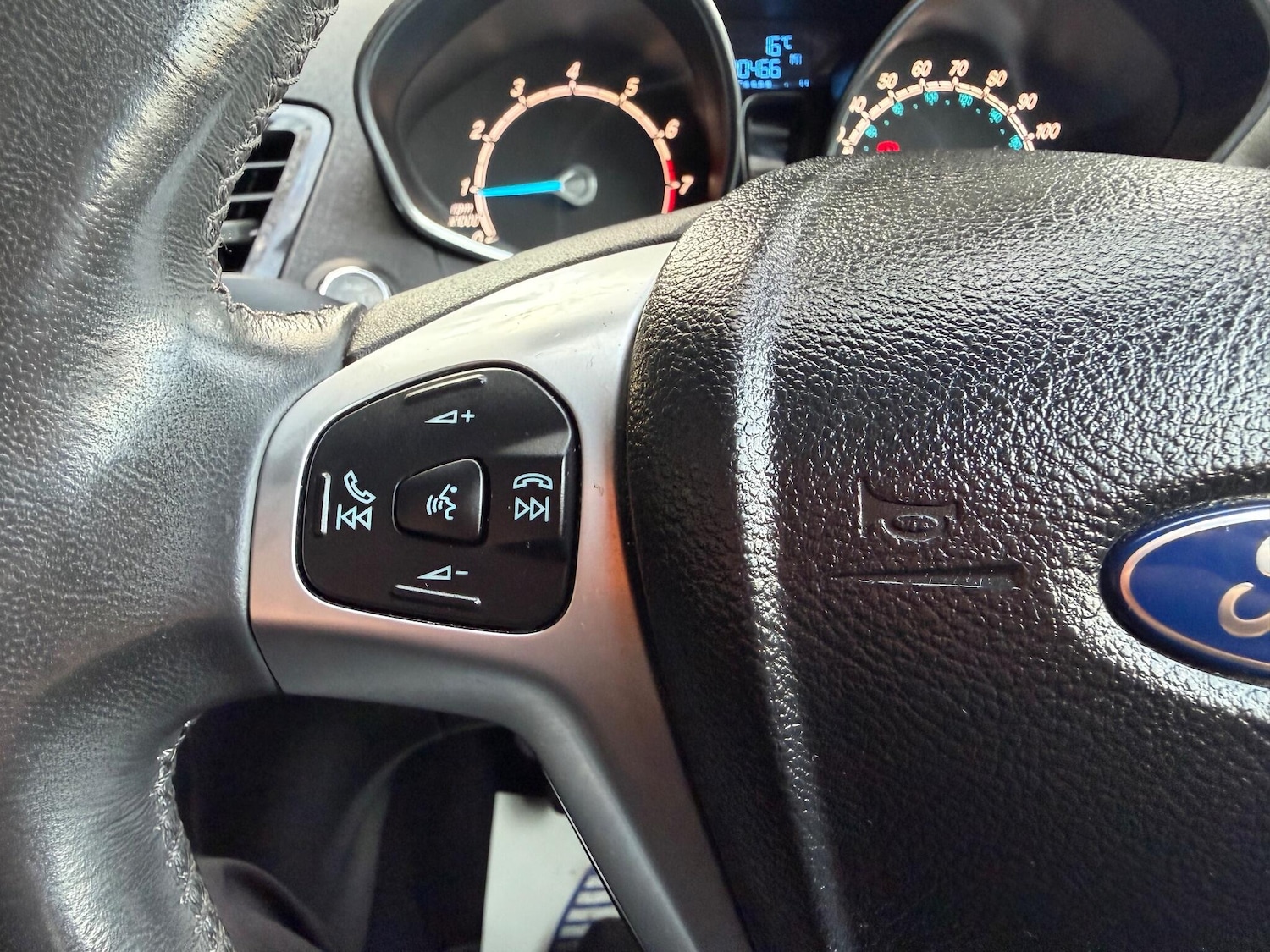 Used Ford Fiesta 2013 for sale - 76573361: Photo 38