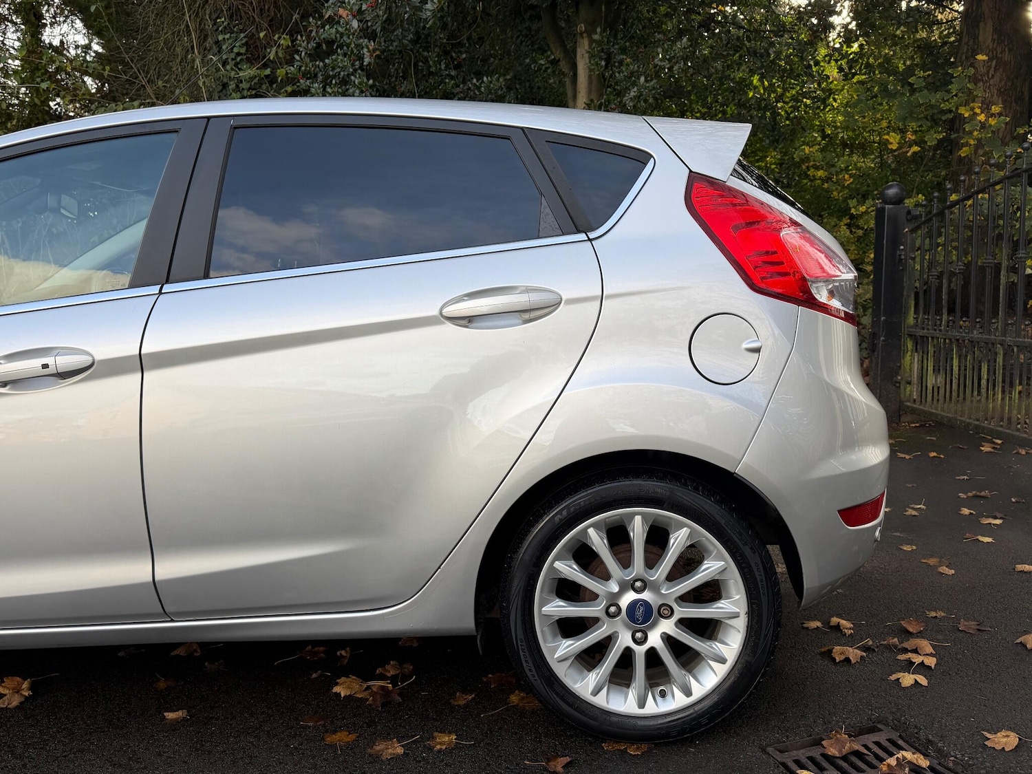 Used Ford Fiesta 2013 for sale - 76573361: Photo 4