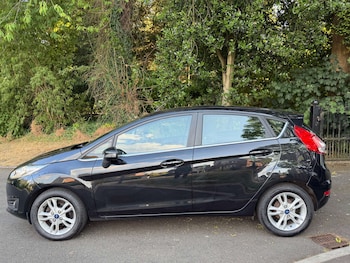 Used Ford Fiesta 2015 for sale - 79234996: Photo